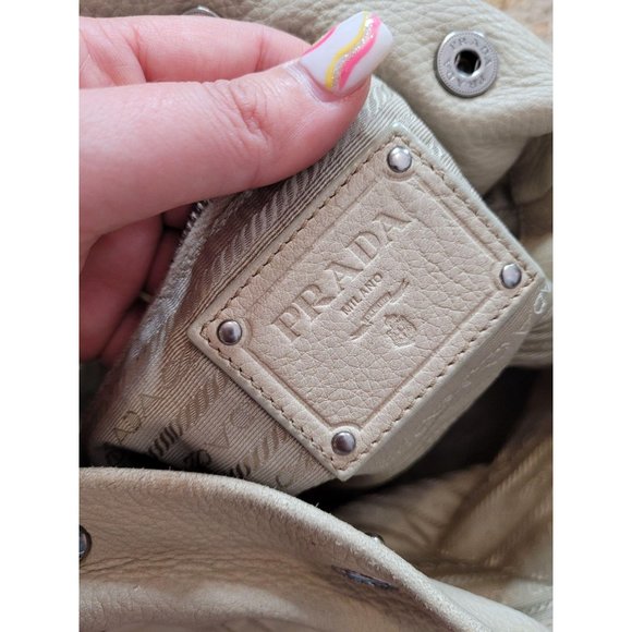 [Prada] Handbag - Picture 3 of 16